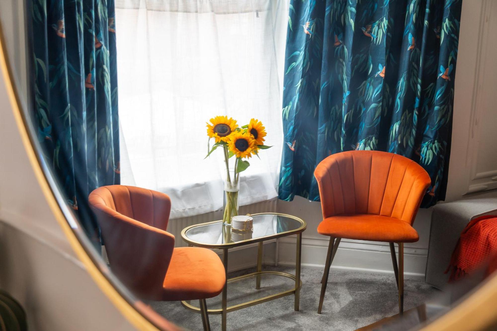 Spacious Victorian For 10 Across Royal Infirmary With Free Parking Vakantiehuis